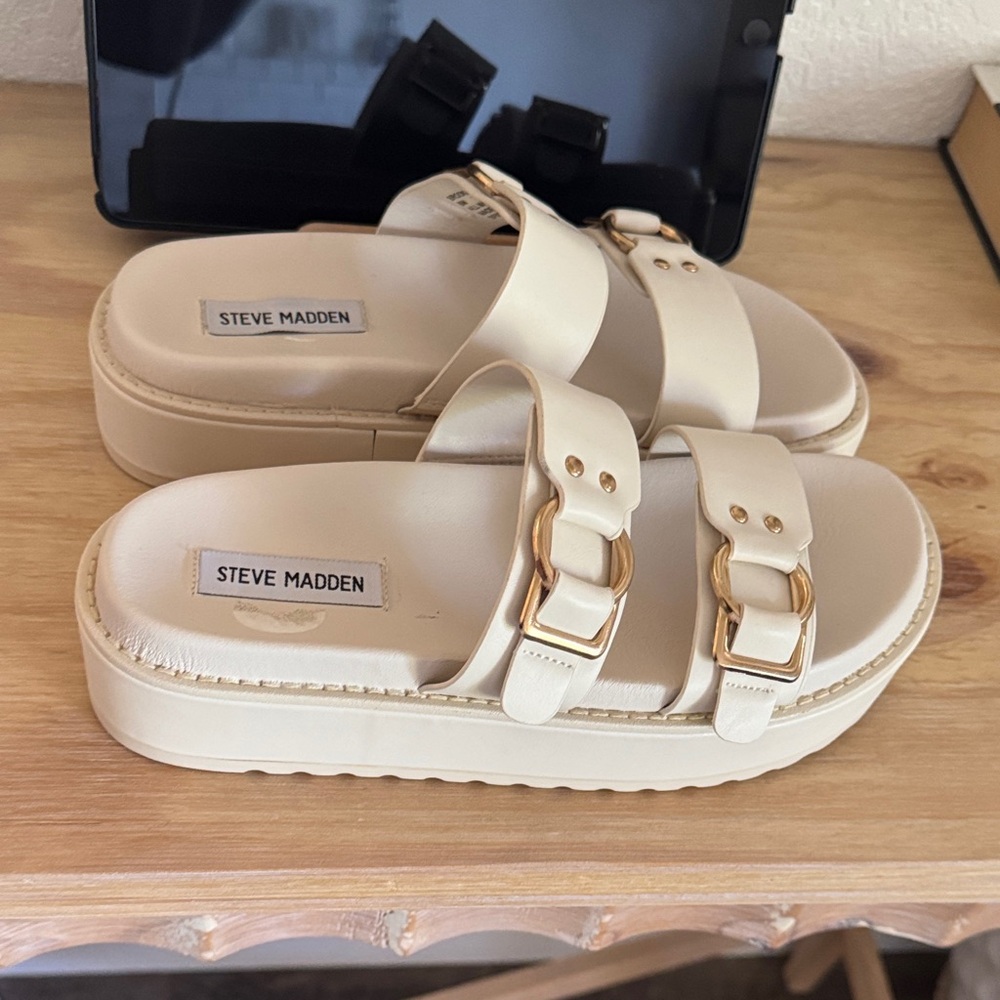 Steve Madden Cream Double Buckle Platform Slide Sandals